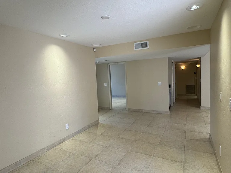 4835 N 35th Pl — Photo 11
