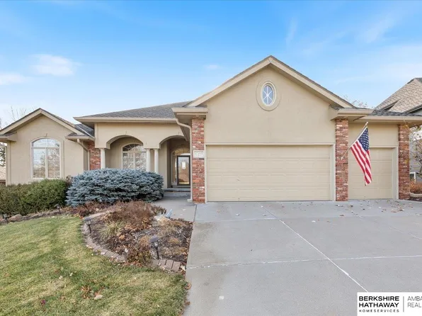 17111 S St, Omaha, NE 68135
