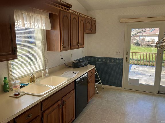 3rd image of 6129 Old English Ct