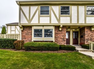 804 E Hillside Ave #804, Barrington, IL 60010