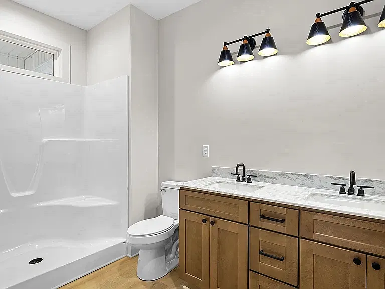 3 bed, 1046 sqft, $2,200 — Photo 4