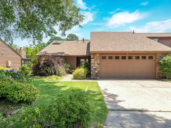 8 Ninth Fairway Loop, Maumelle, AR 72113