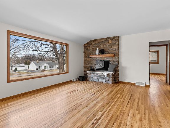 4th image of 3100 Noble Ave N