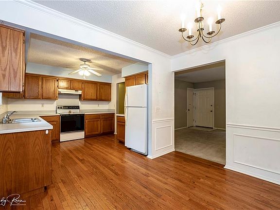 3rd image of 5 Aycock Ln
