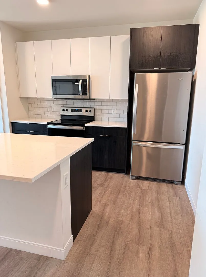 Theater Terrace Apartments — Photo 4