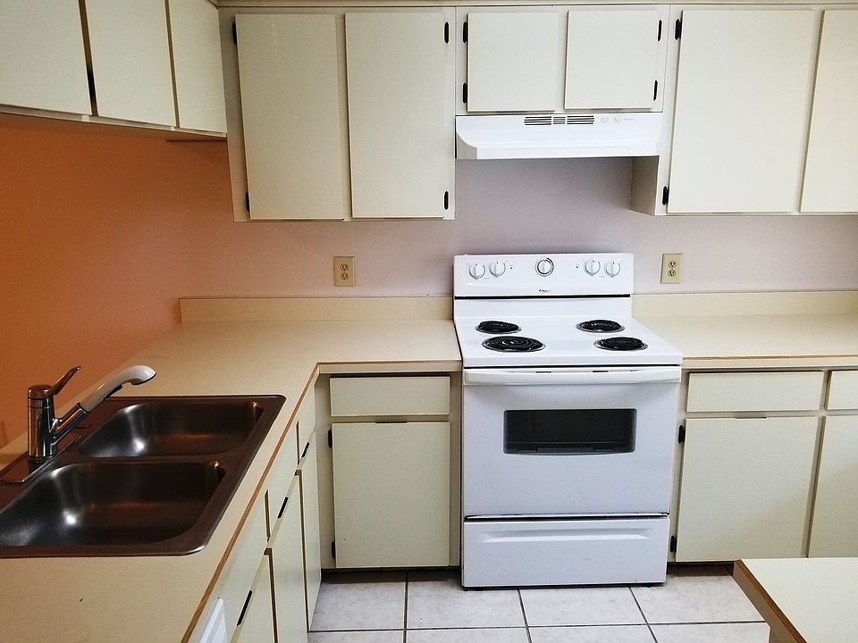 1st image of 221 Olmstead Dr