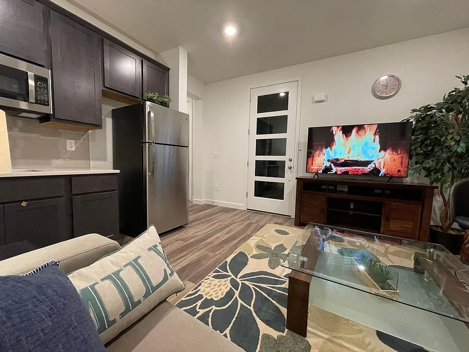 8136 Sewanee Peak St