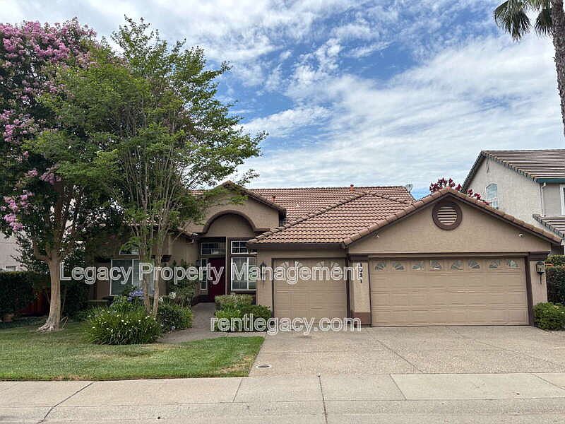 1st image of 3031 Daggett Dr