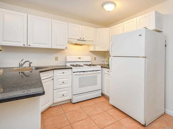 4th image of 12 Selina Ct
