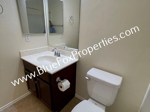 2nd image of 636 W Calle Tolmo