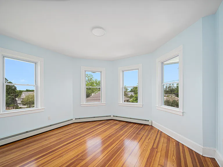 87 Lyman Ave #2 — Photo 2