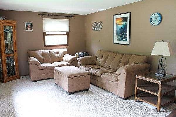 1st image of 1324 Camelot Blvd