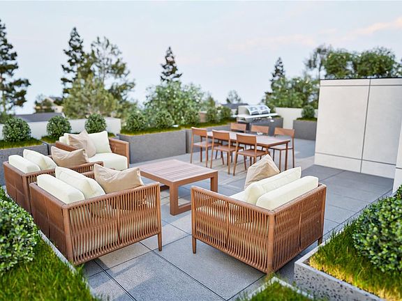 4th image of 3861 Cadboro Bay Rd #2