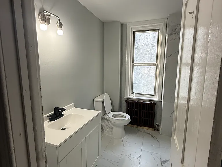 672 N Union St — Photo 15