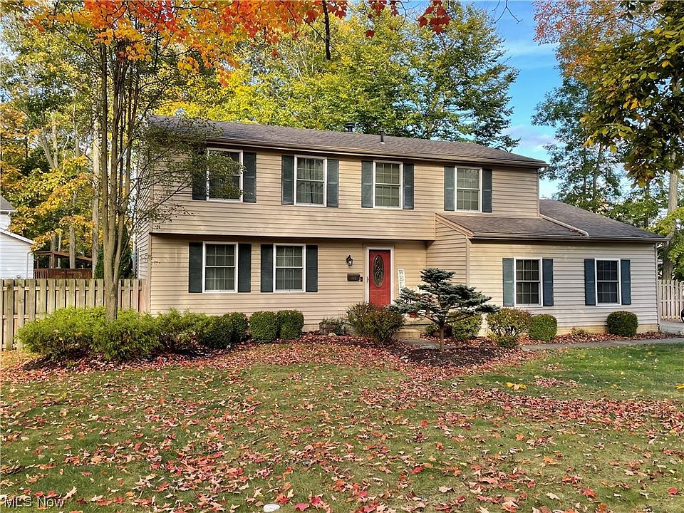 1st image of 885 Smokerise Dr