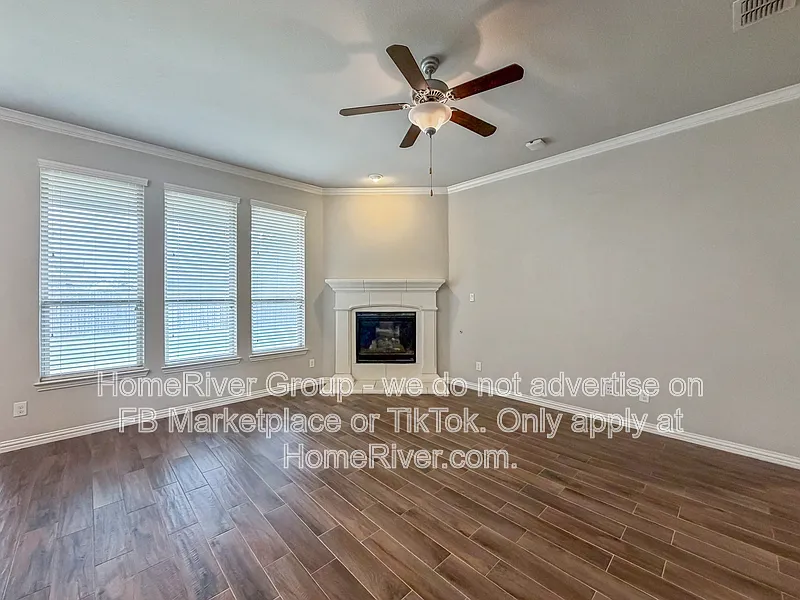 4 bed, 3.0 bath, 2643 sqft, $2,950 — Photo 3