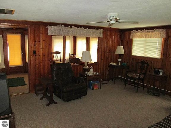 4th image of 5762 Lake Shore Dr