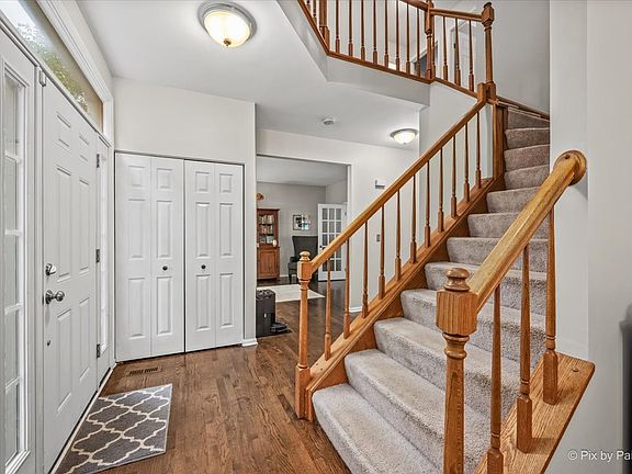 5th image of 15 Castlerea Ct