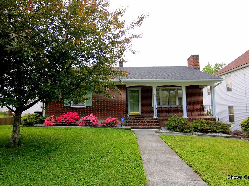 For Sale: 1105 16th ST SE, Roanoke, Virginia 24013