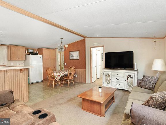 2nd image of 37233 Carolina Dr