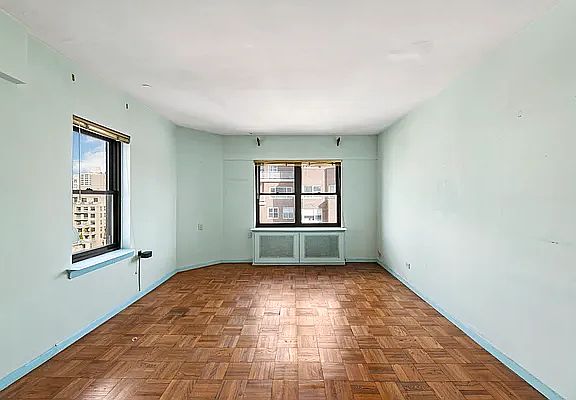 5th image of 196 E 75th St APT 21A