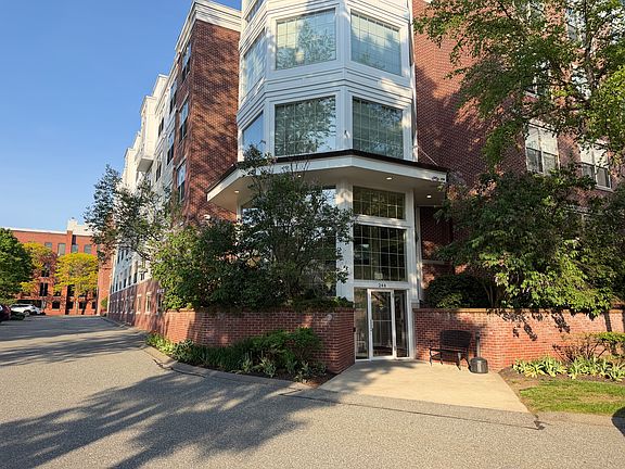 2nd image of 248 Albion St APT 312