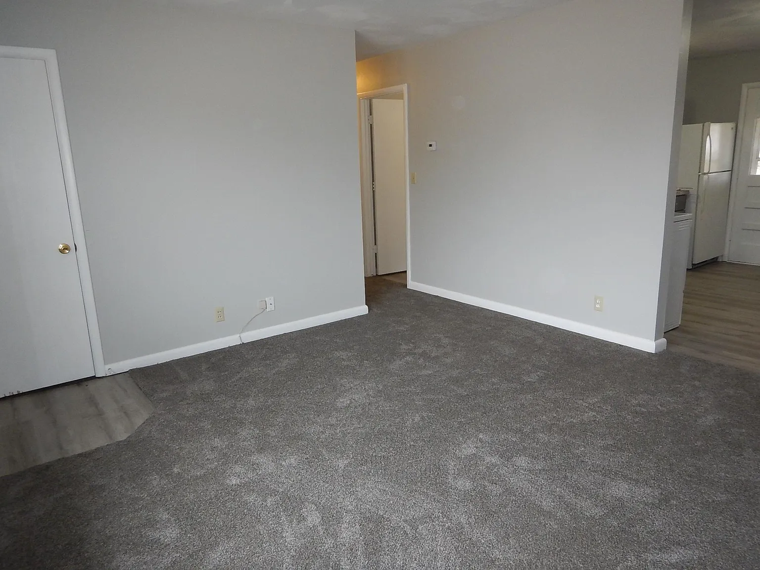 3 bed, 936 sqft, $1,200 — Photo 4