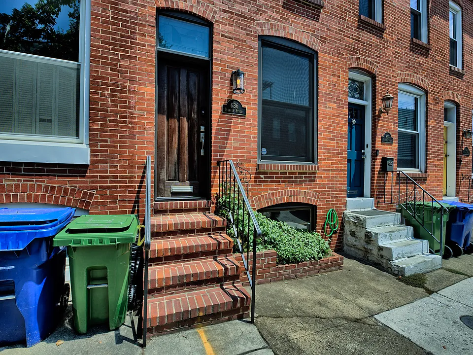 636 Harvey St