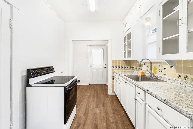 1434 Hicks Ave — Photo 9