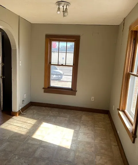 103 S Main St — Photo 3