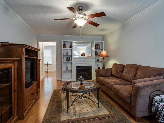 4th image of 2120 Lebanon Pike APT 82