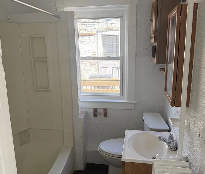 936 Simpson St #2 — Photo 3