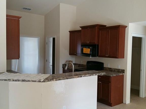 3rd image of 7080 Remington Oaks Loop