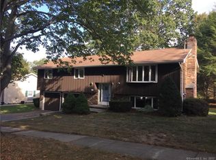 70 Mill Pond Rd, Stratford, CT 06614