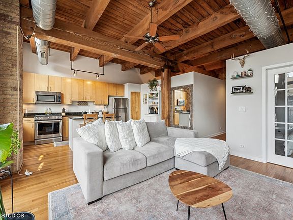 5th image of 2201 W Wabansia Ave APT 12