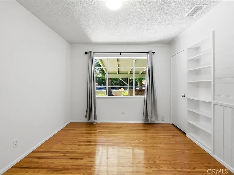 4450 Matilija Ave — Photo 20