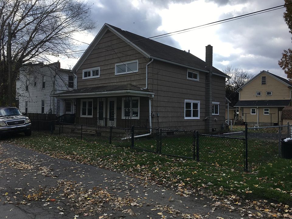 1st image of 34 Roosevelt St