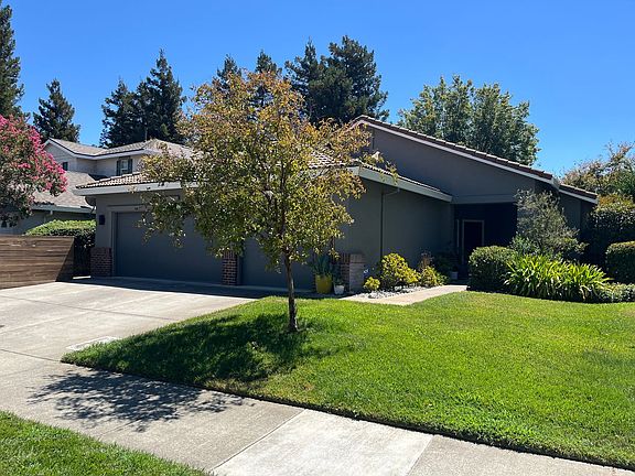 3rd image of 3820 Vistosa Ct