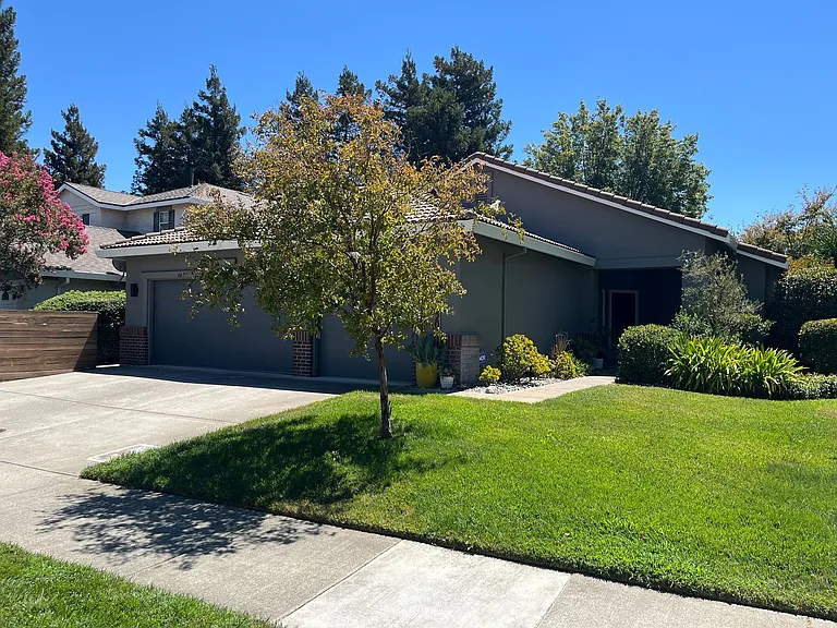 3820 Vistosa Ct — Photo 3