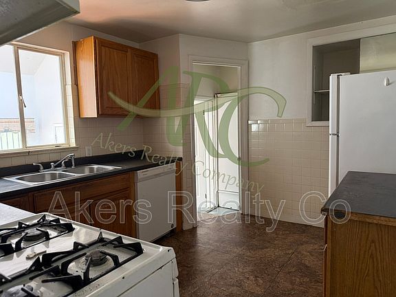 4th image of 2601 Columbine Ave
