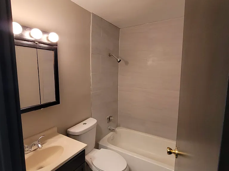 156 Oliver Ct #1 — Photo 3