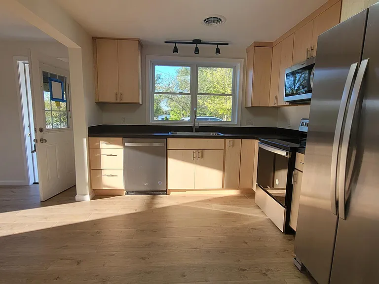 407 Bowers St — Photo 8