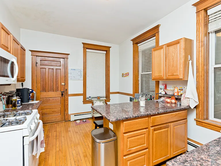 2139 N Oakley Ave #1 — Photo 7