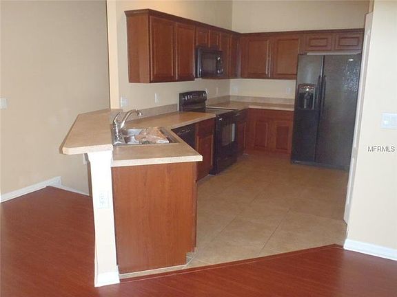 5th image of 3010 San Jacinto Cir