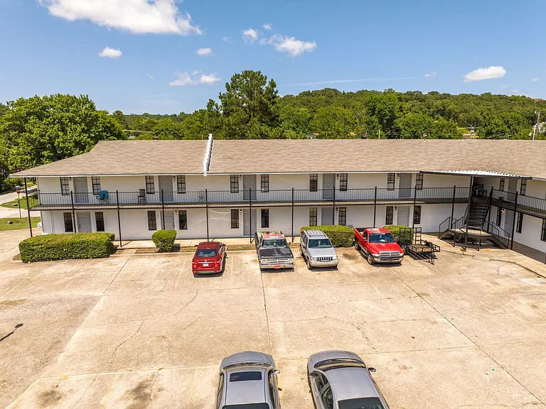 The Dogwood: 1 & 2 Bedroom Apartments — Photo 9