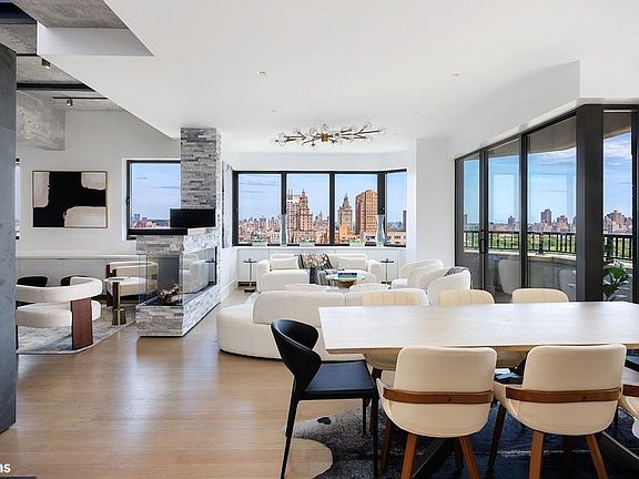 4th image of 22 W 66th St #Penthouse