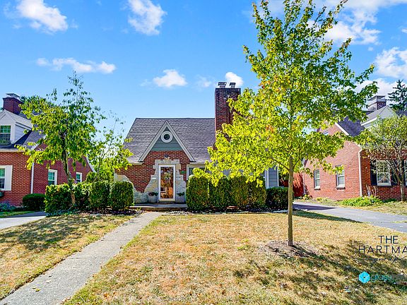 2nd image of 230 Claranna Ave