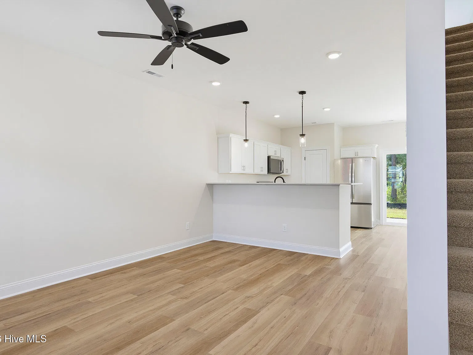 2 bed, 2.5 bath, $1,650 — Photo 2