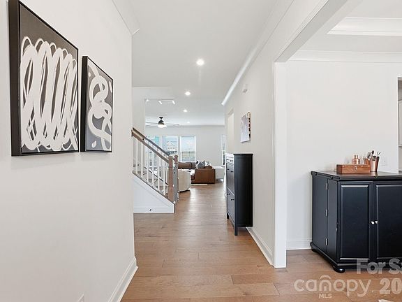 4th image of 11016 Larkslea Ln