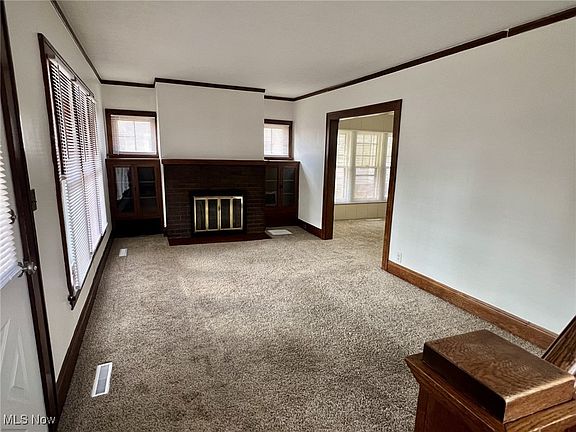 5th image of 313 Belmont Ave NW